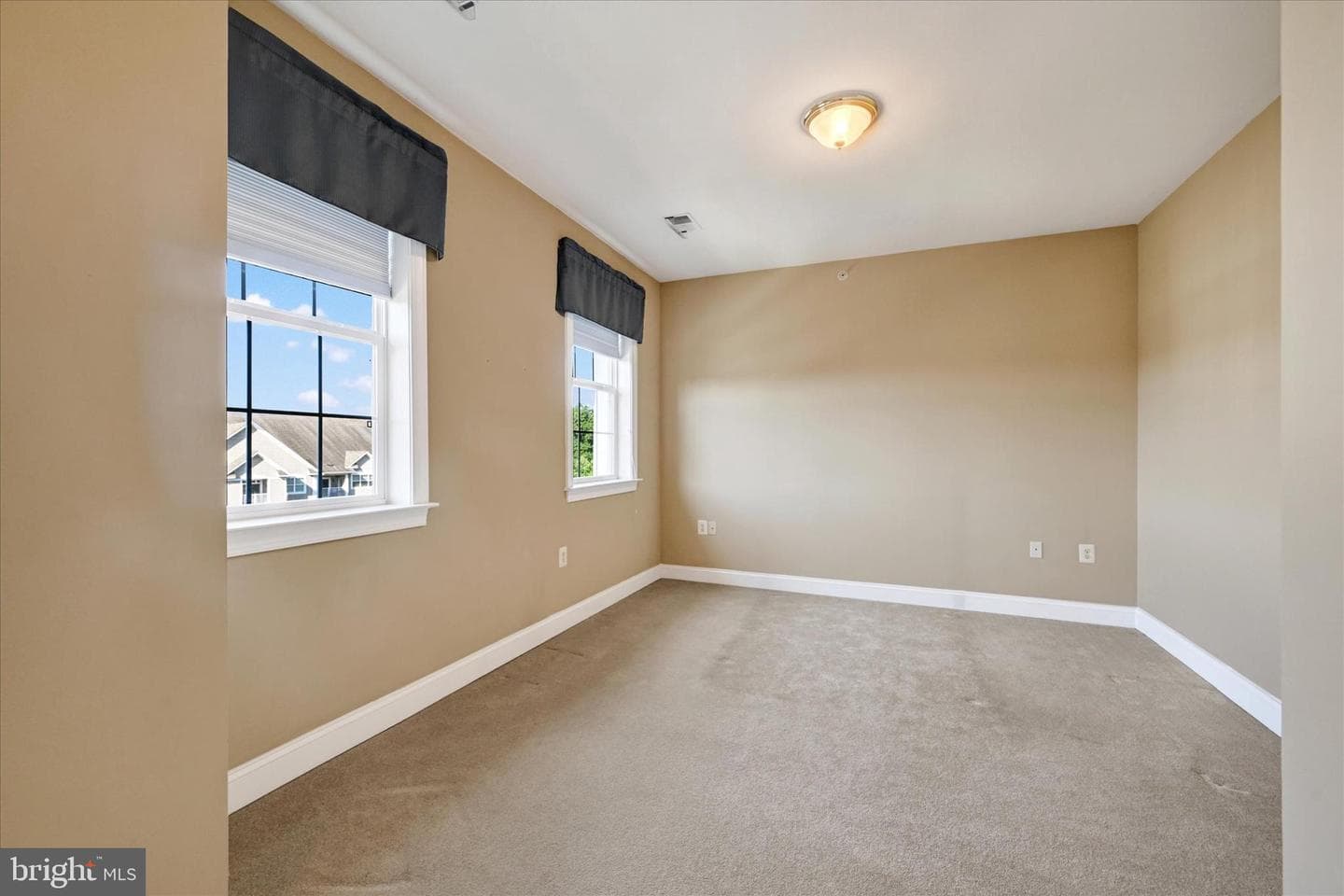 902 Macphail Woods Crossing #4j photo 22