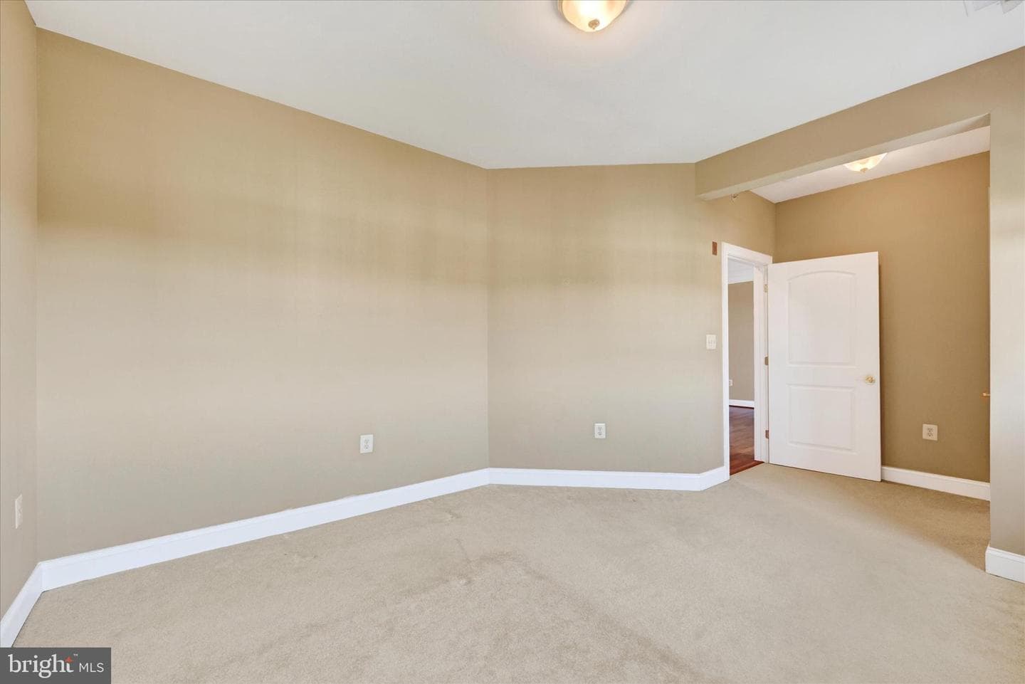 902 Macphail Woods Crossing #4j photo 24