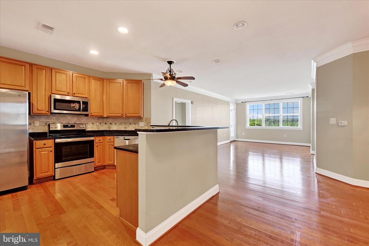 902 Macphail Woods Crossing #4j photo 7