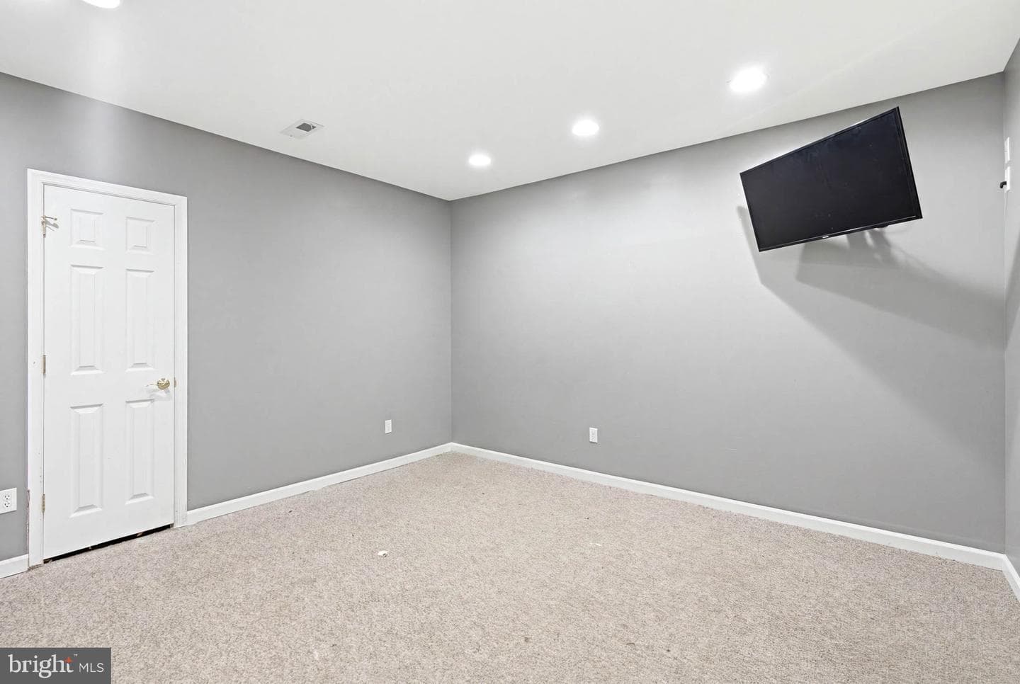 422 Kentmore Terrace photo 12