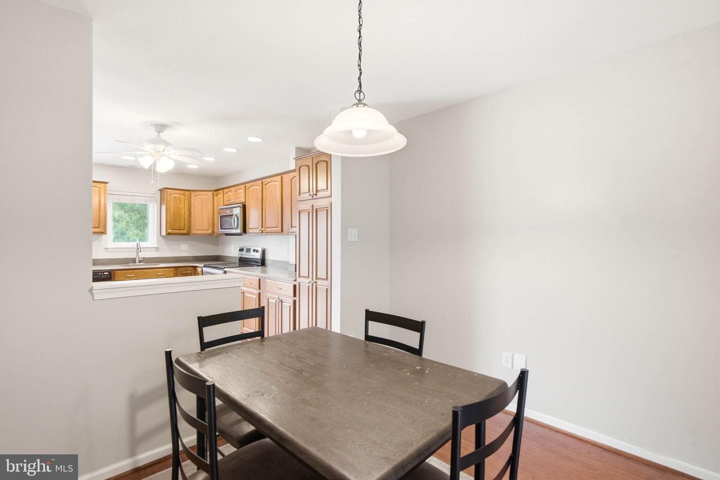 422 Kentmore Terrace photo 17