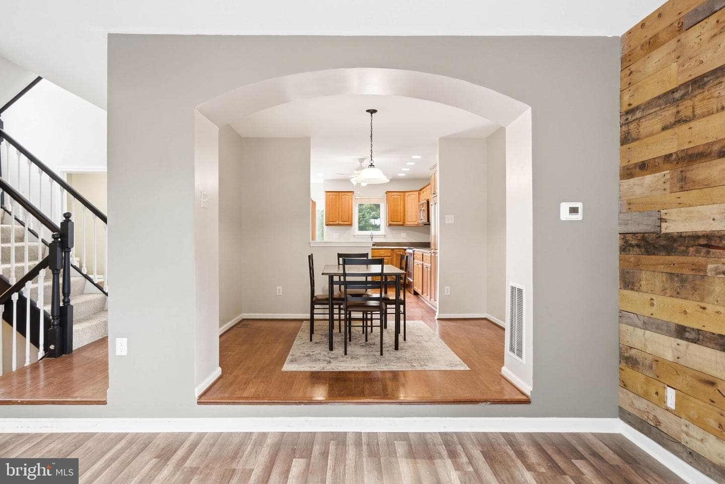 422 Kentmore Terrace photo 18