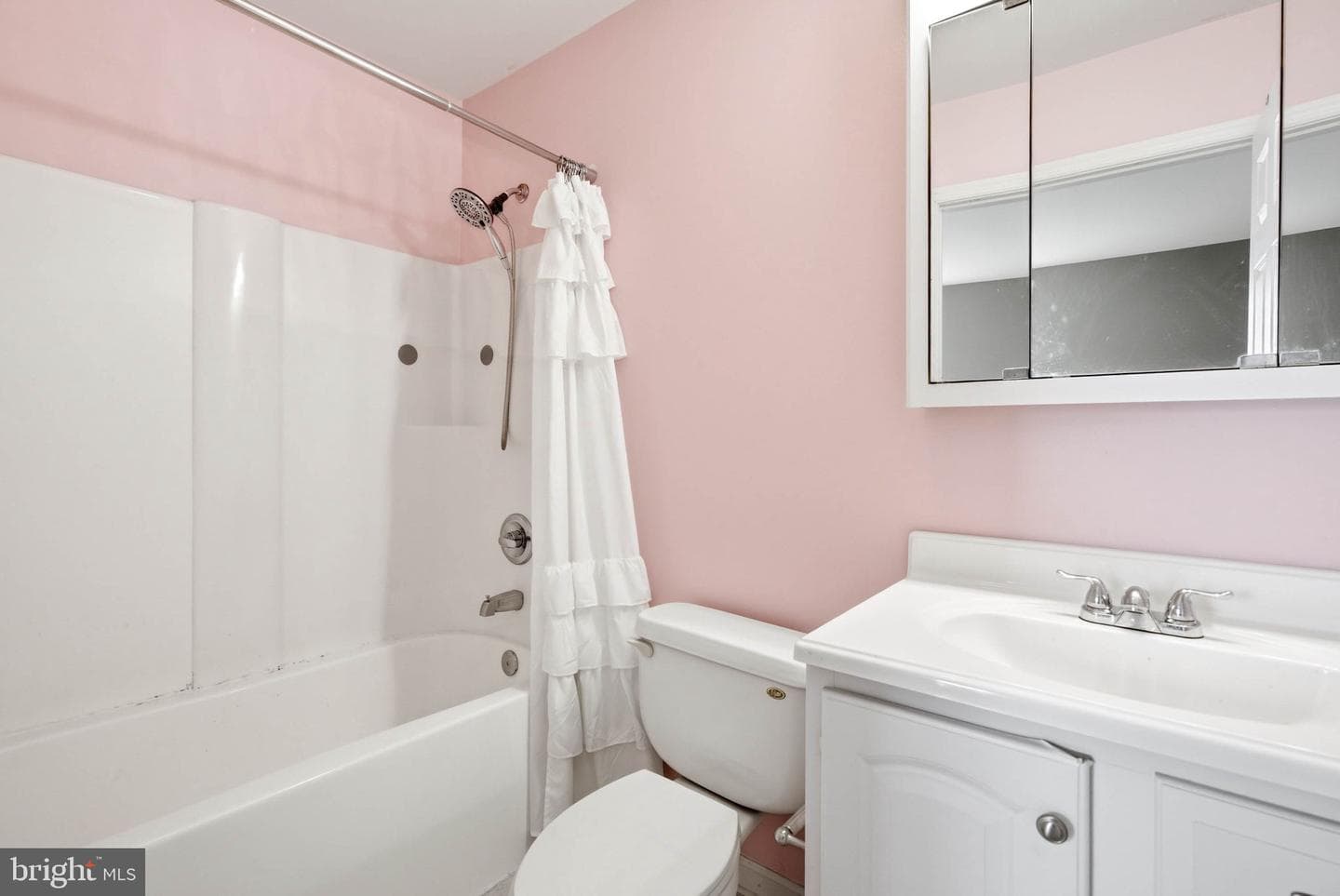 422 Kentmore Terrace photo 25