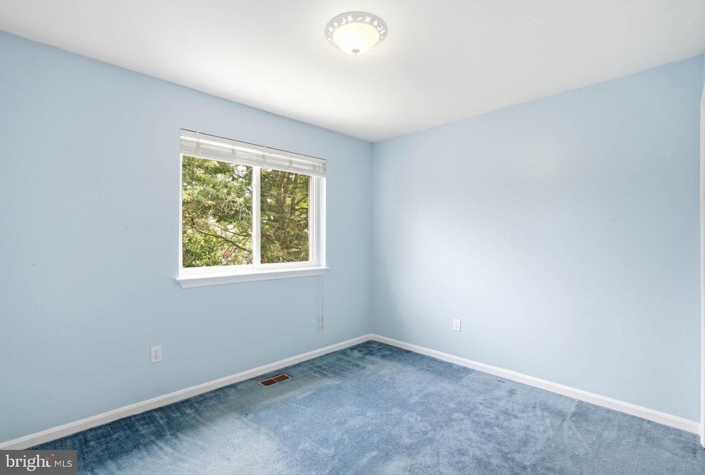 422 Kentmore Terrace photo 29