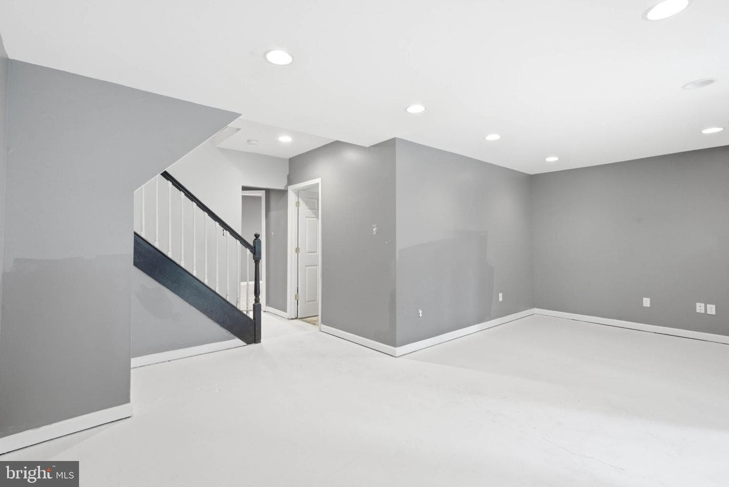 422 Kentmore Terrace photo 33