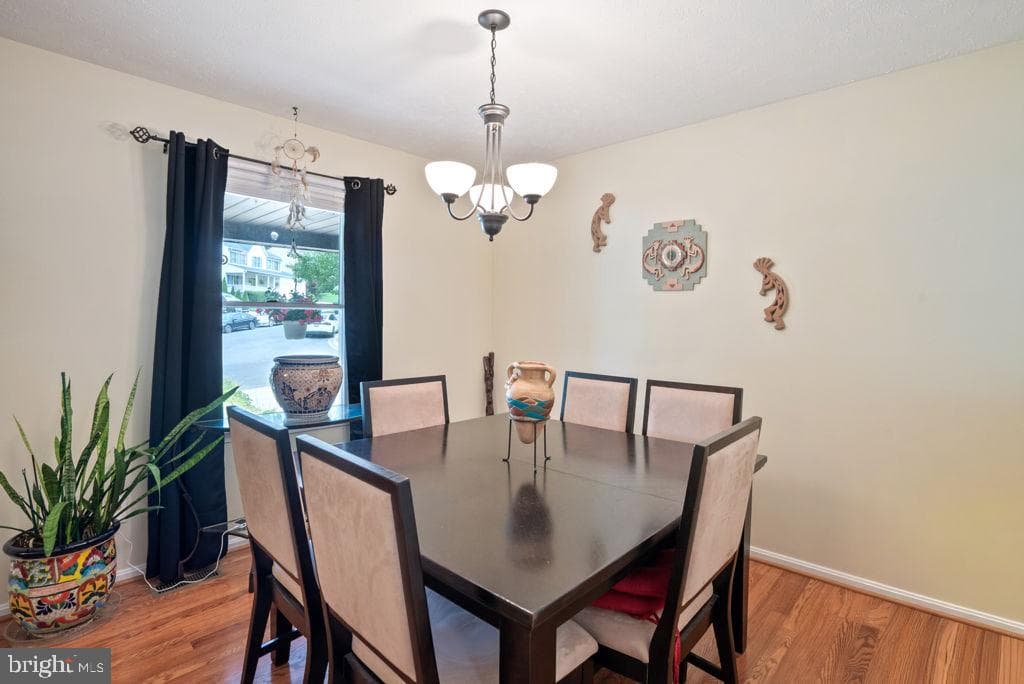 1212 Trillium Court photo 10