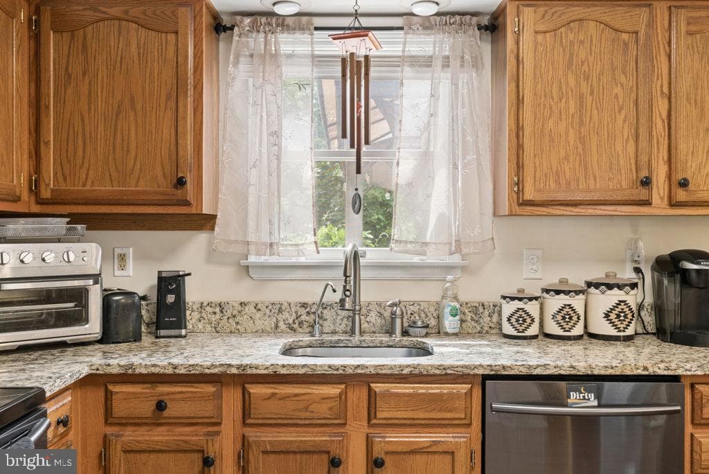 1212 Trillium Court photo 12