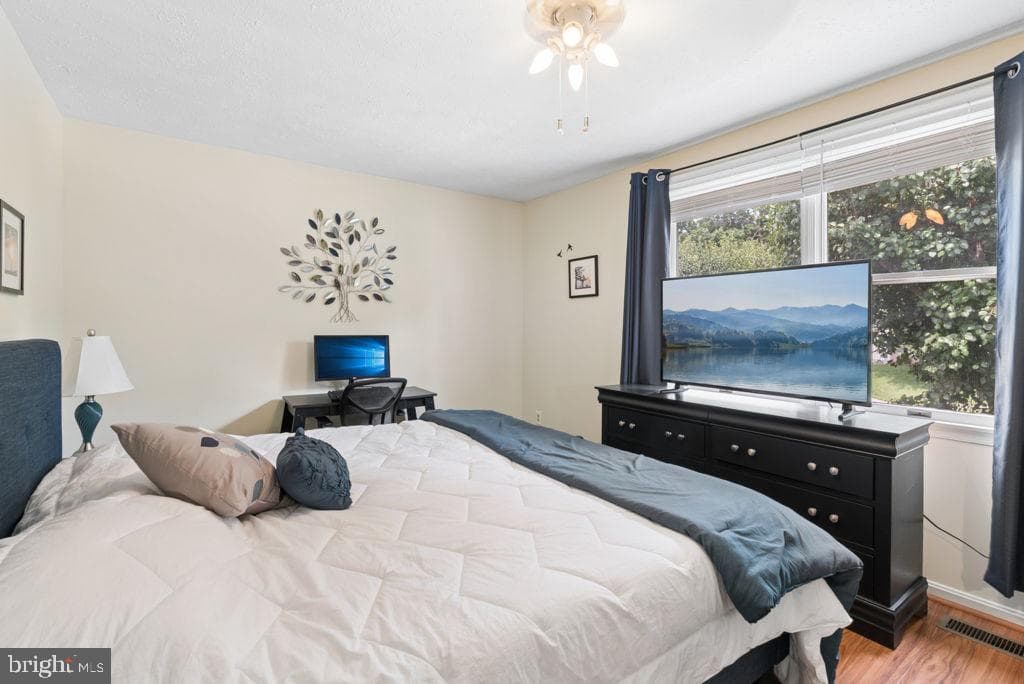 1212 Trillium Court photo 29