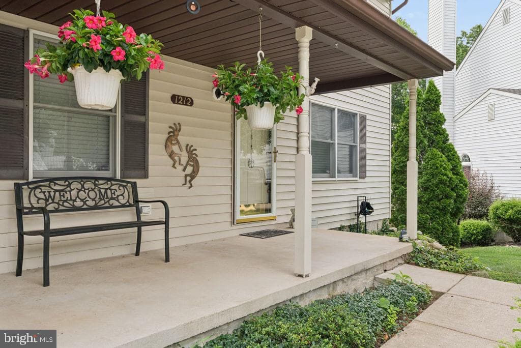 1212 Trillium Court photo 3