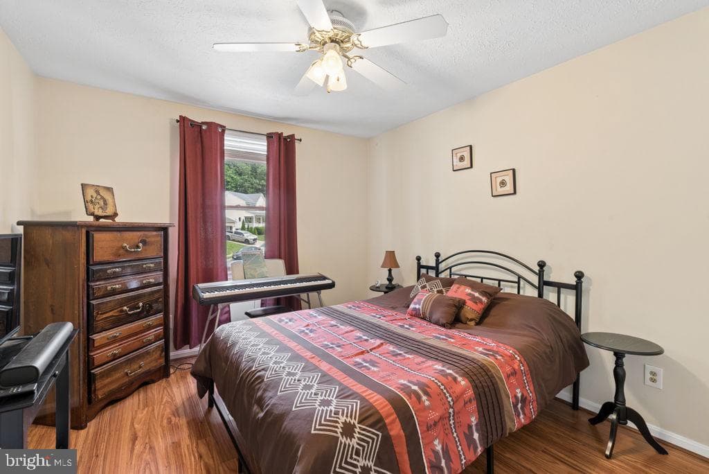 1212 Trillium Court photo 32