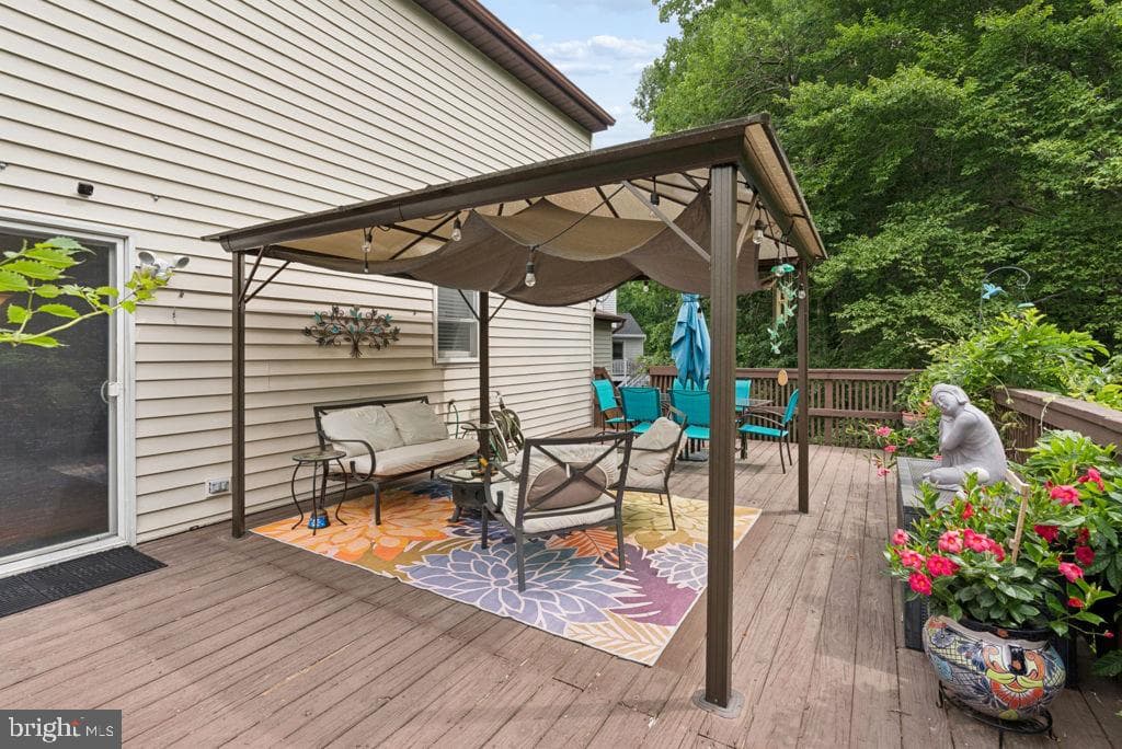 1212 Trillium Court photo 38