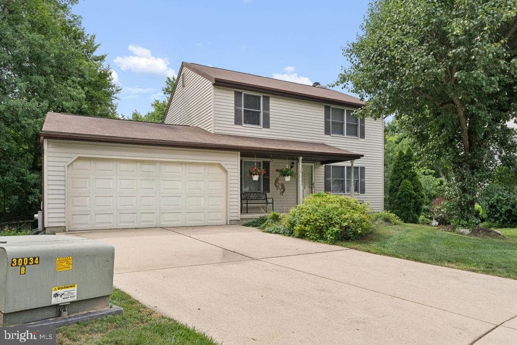 1212 Trillium Court photo 4