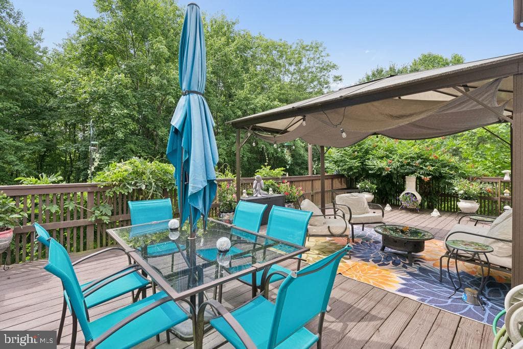 1212 Trillium Court photo 5