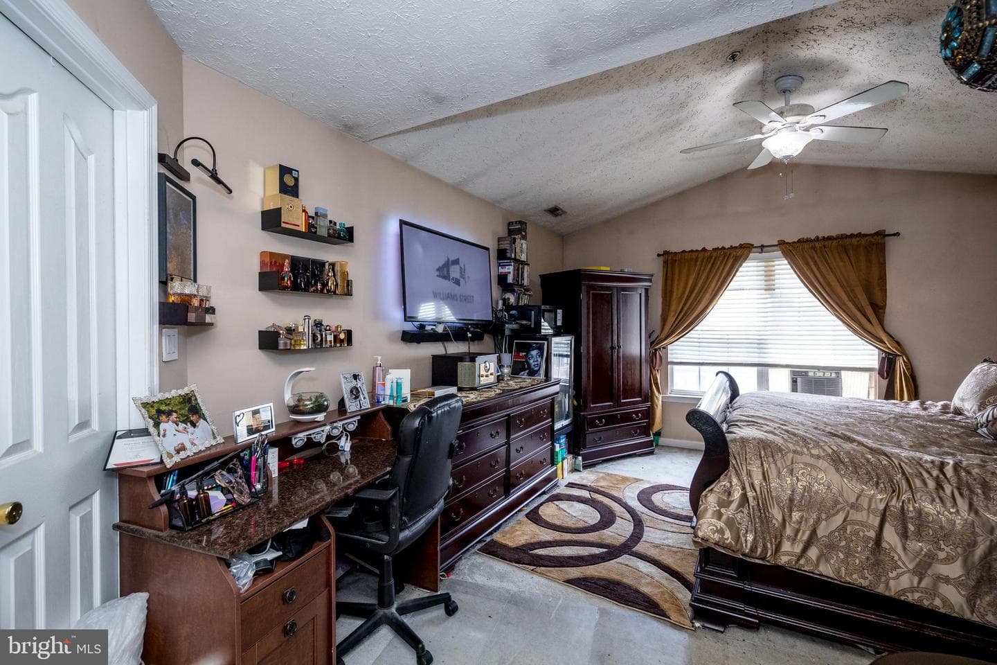 225 Woodland Green Way photo 10