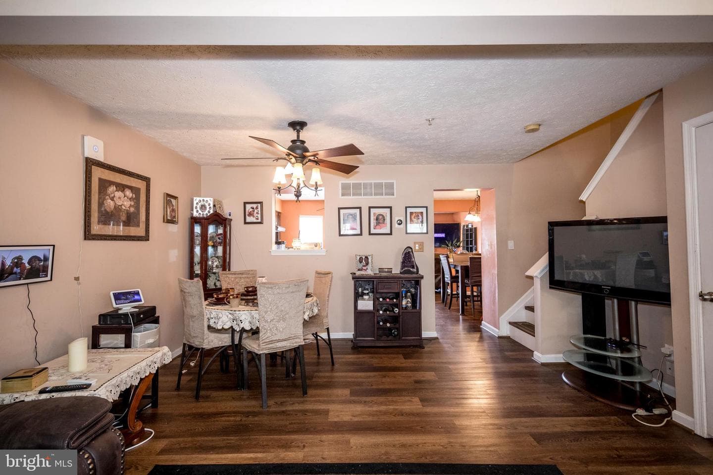 225 Woodland Green Way photo 4