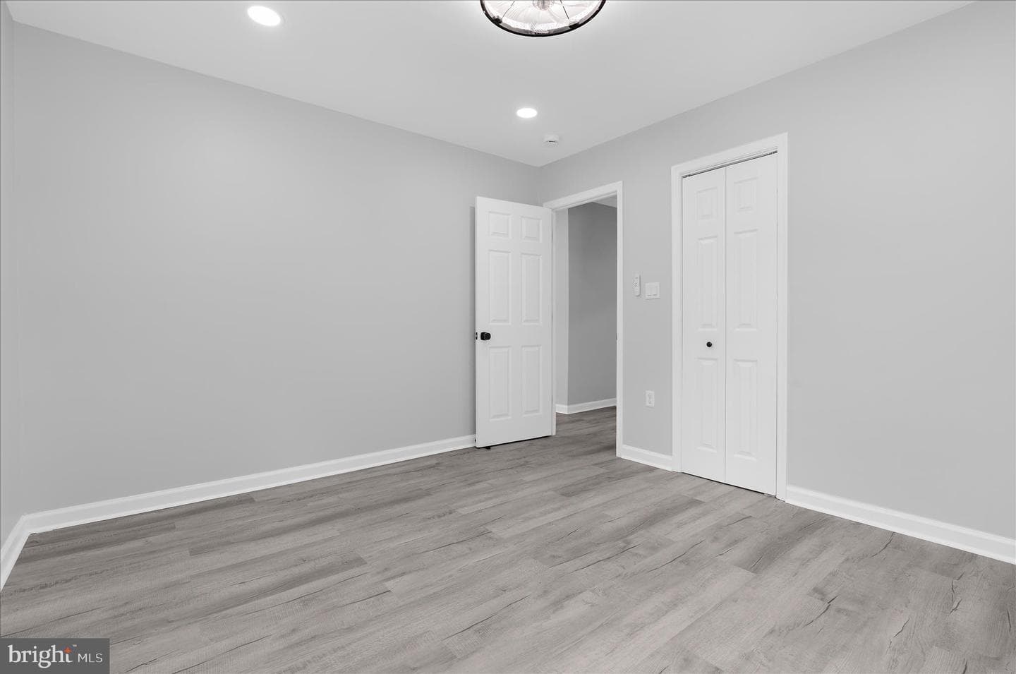 159 E Deen Avenue photo 13