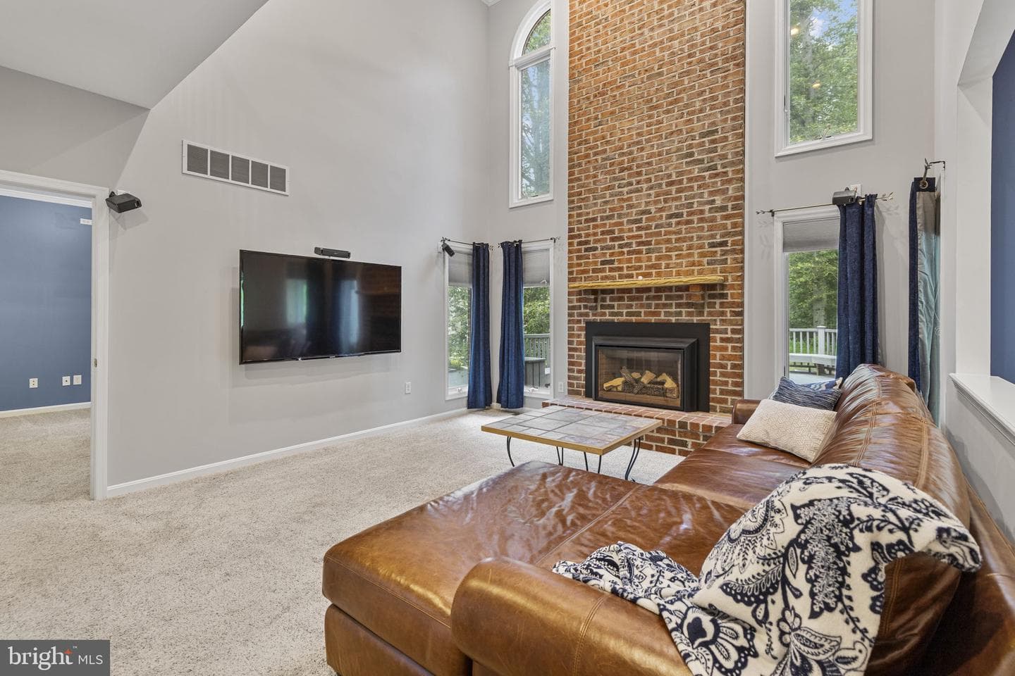 2205 Erin Way photo 6