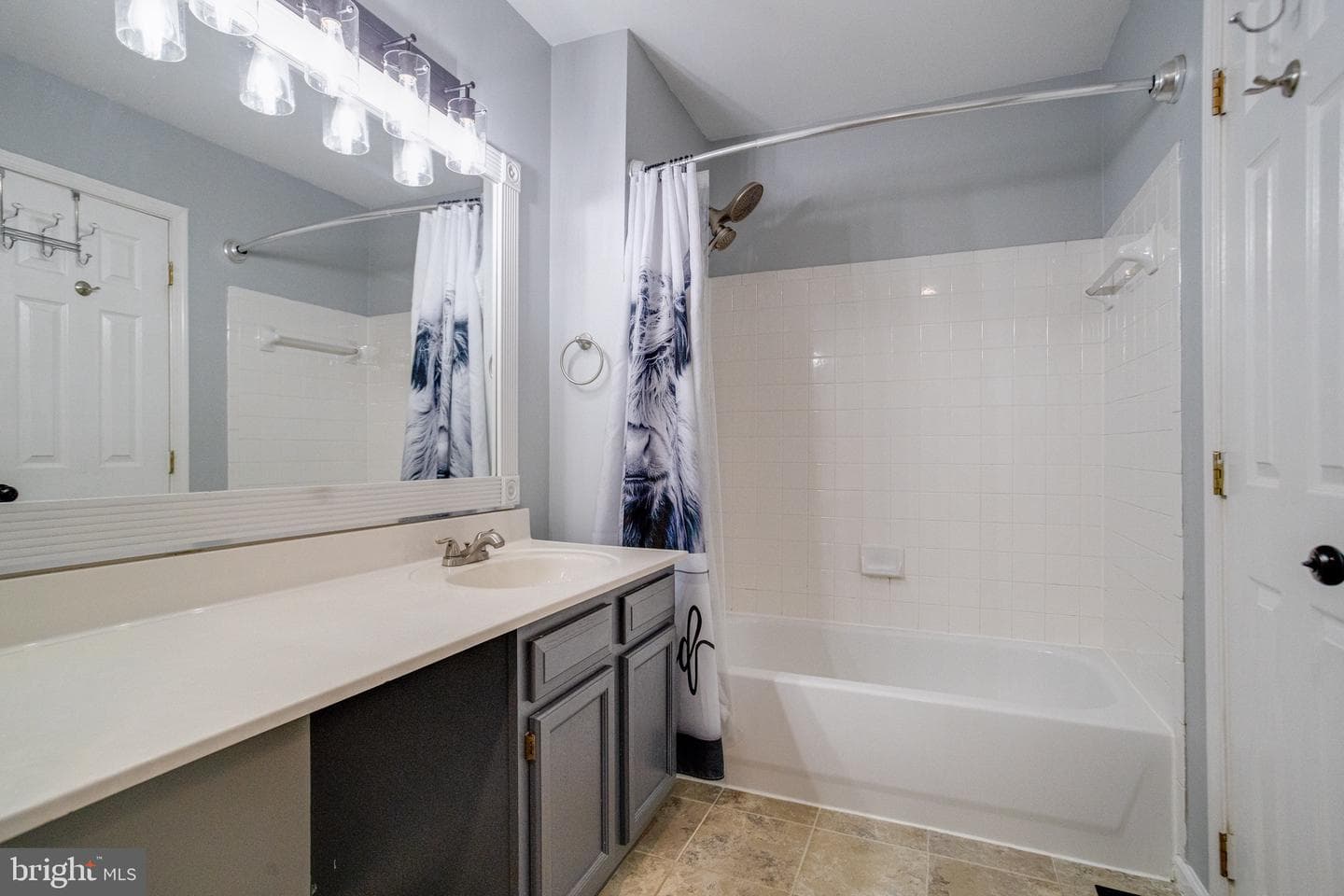 214 Gracecroft Court photo 35