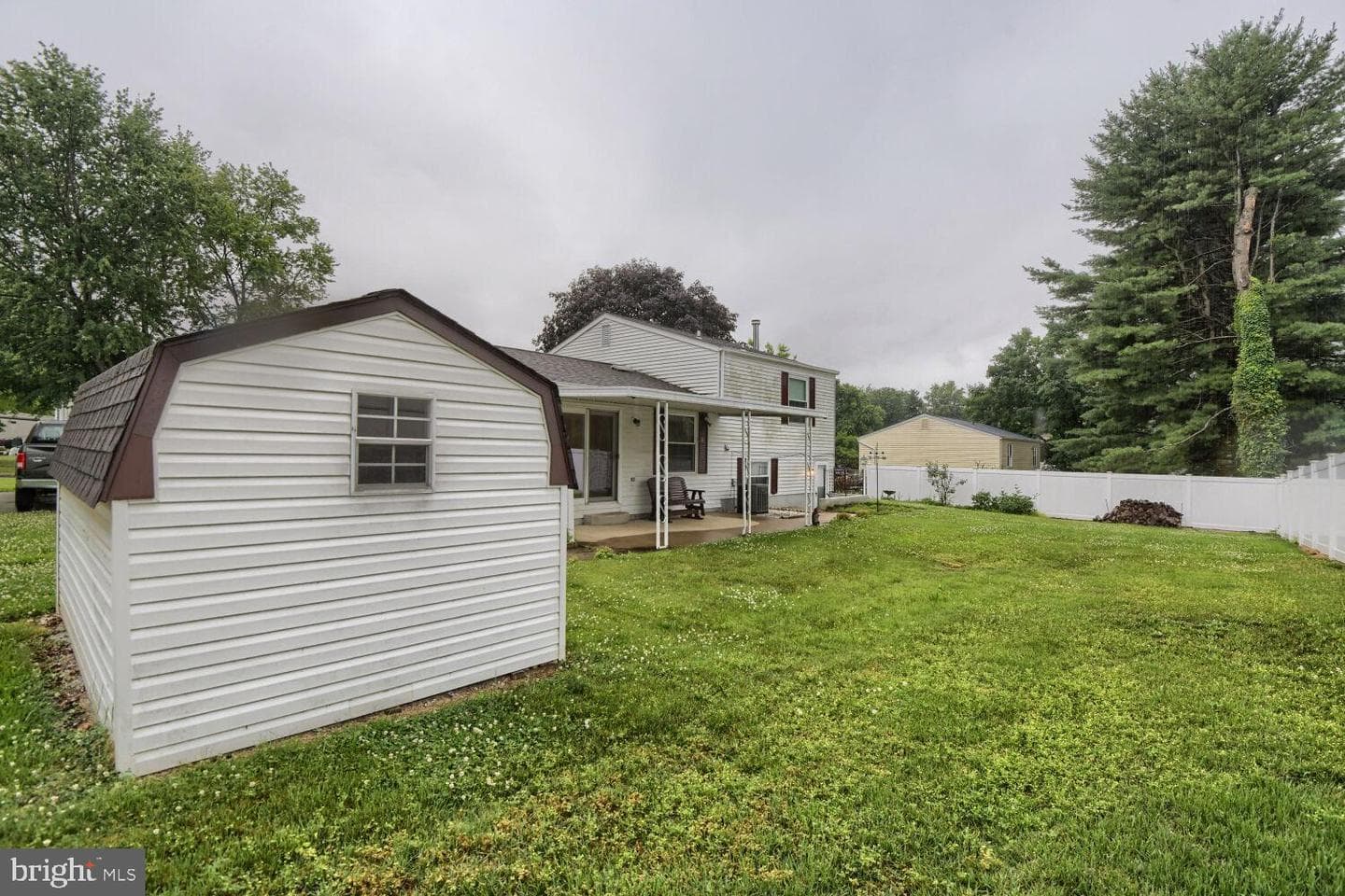 1520 Meadowcrest Court photo 30
