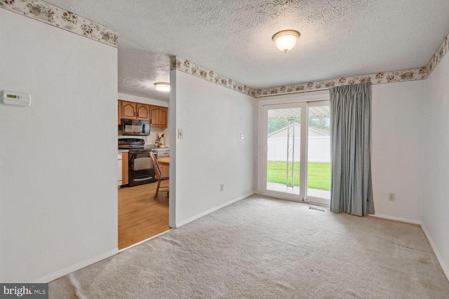 1520 Meadowcrest Court photo 6