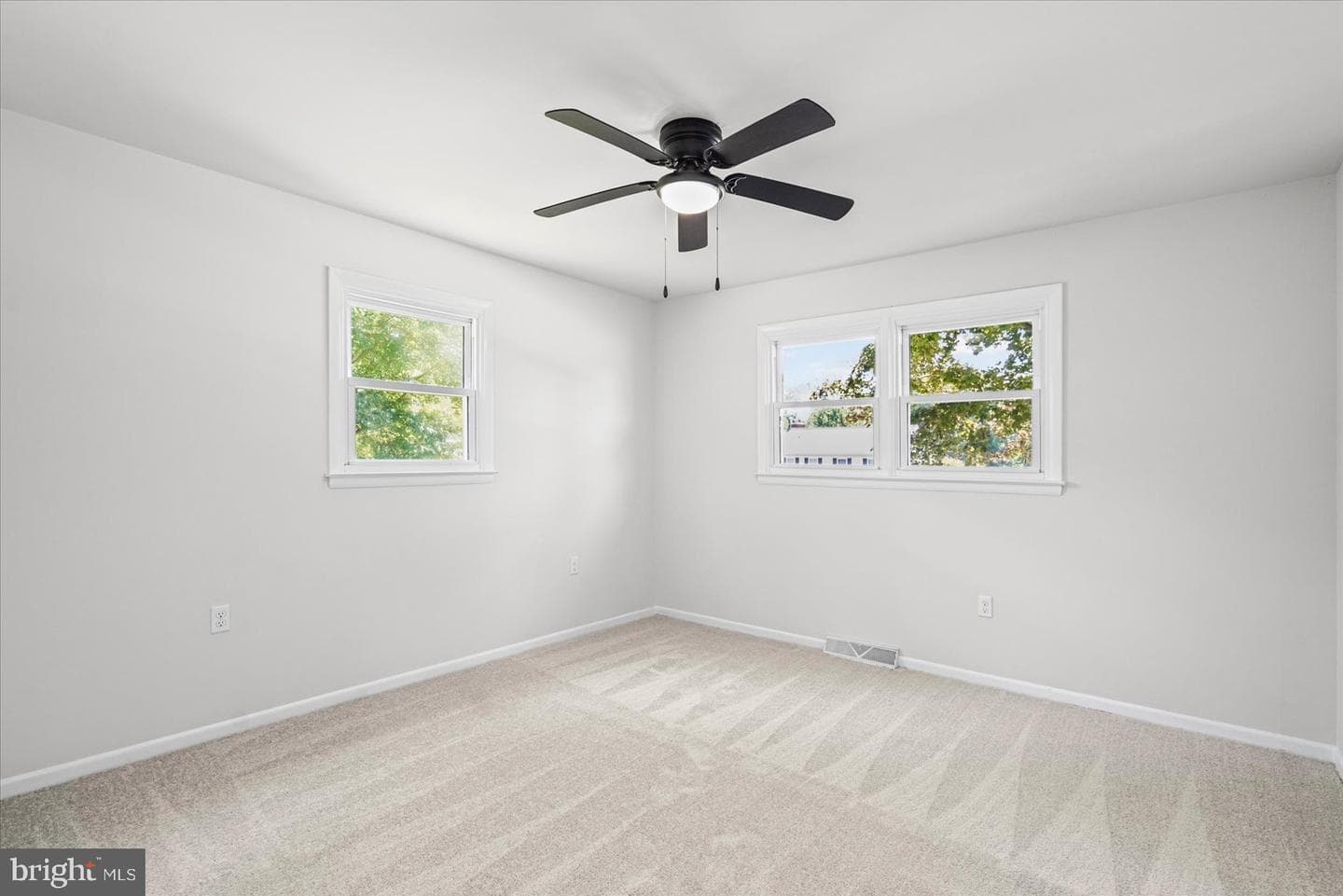 2235 Warfield Drive photo 29