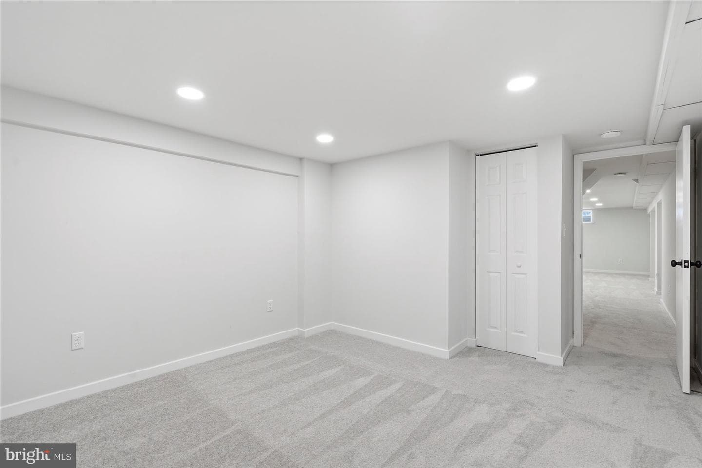 2235 Warfield Drive photo 33