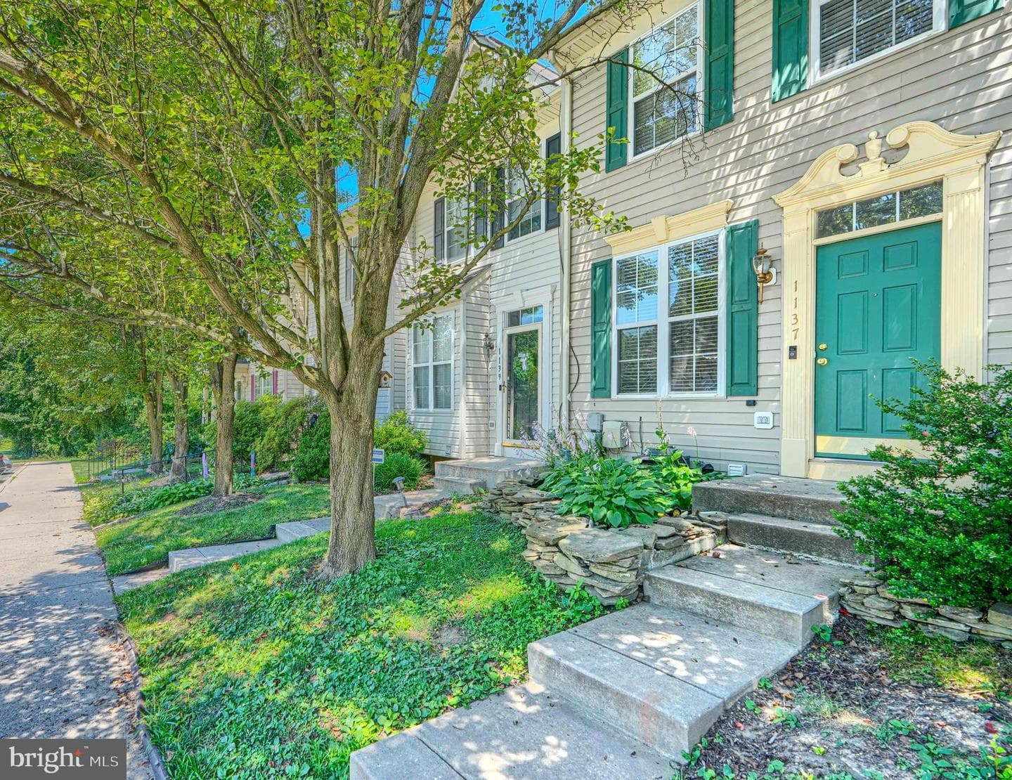 1137 Splashing Brook Drive photo 2