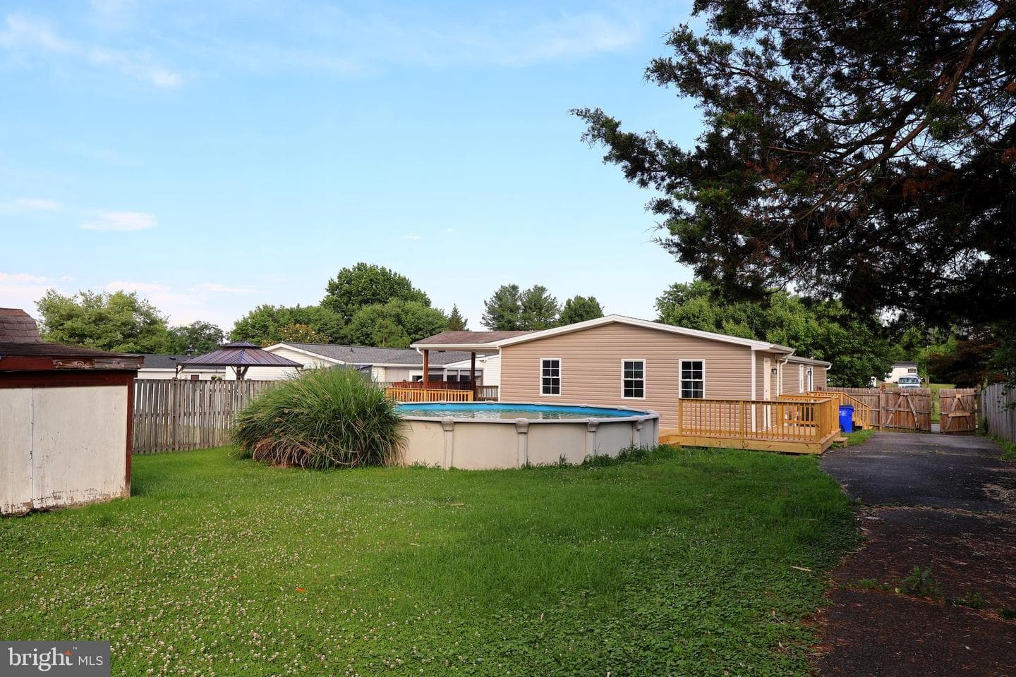 4017 Sharilynn Drive photo 8