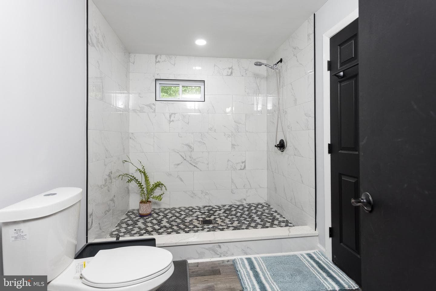 14 Colonial Road photo 18