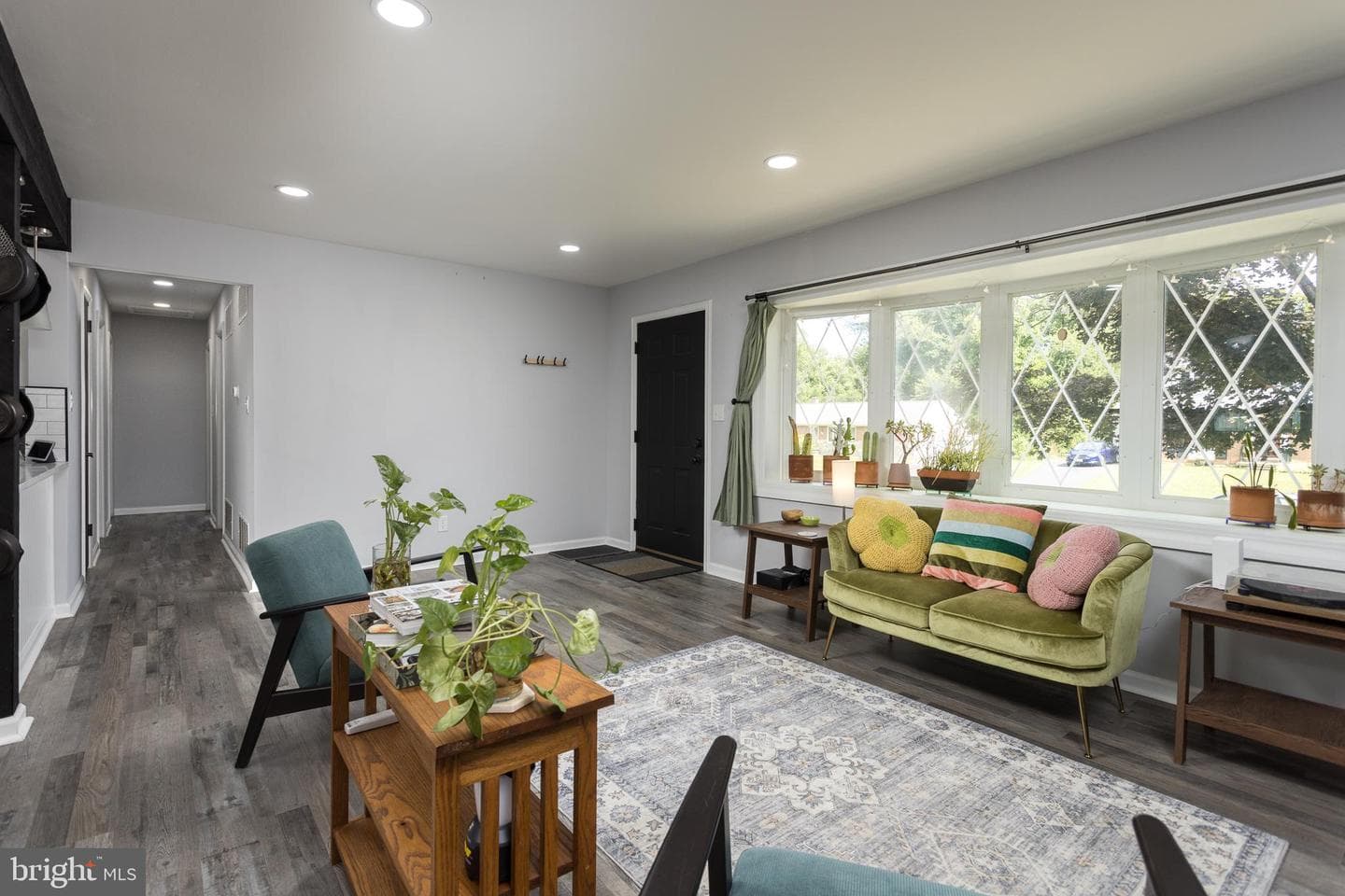 14 Colonial Road photo 6