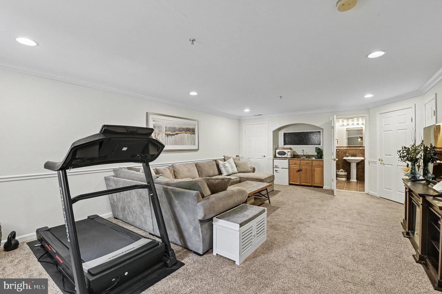 709 Kirkcaldy Way photo 22