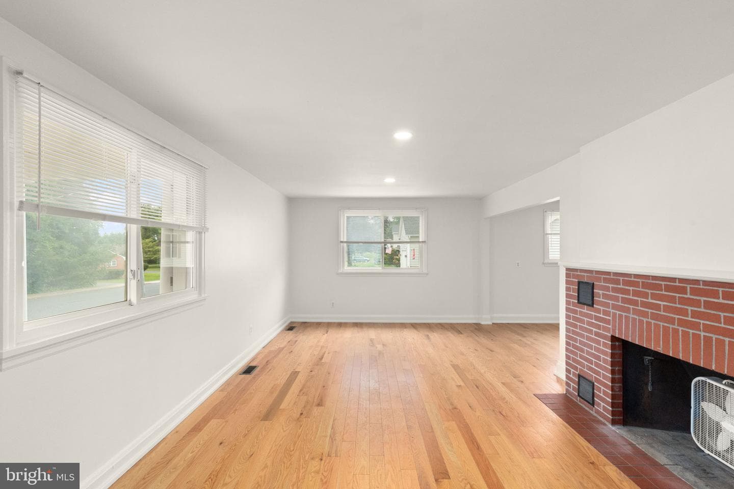 336 Catherine Street photo 8