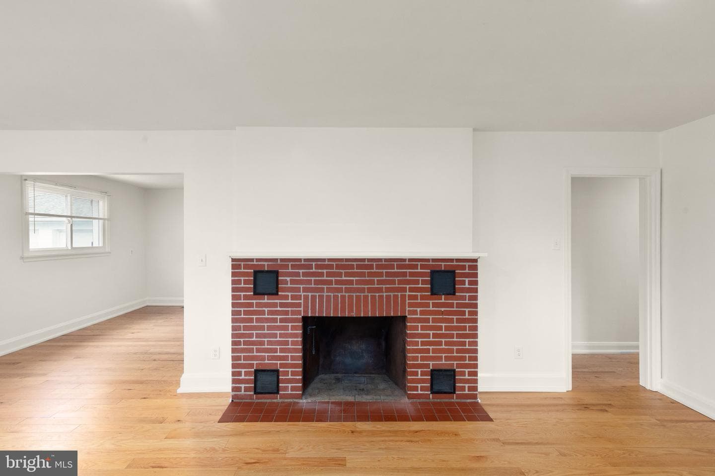 336 Catherine Street photo 9