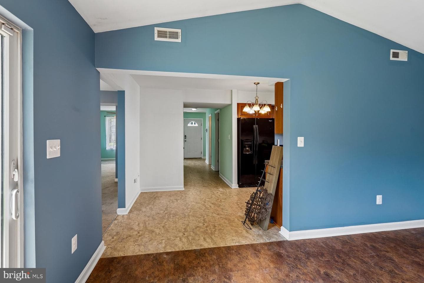 472 Winterberry Drive photo 18