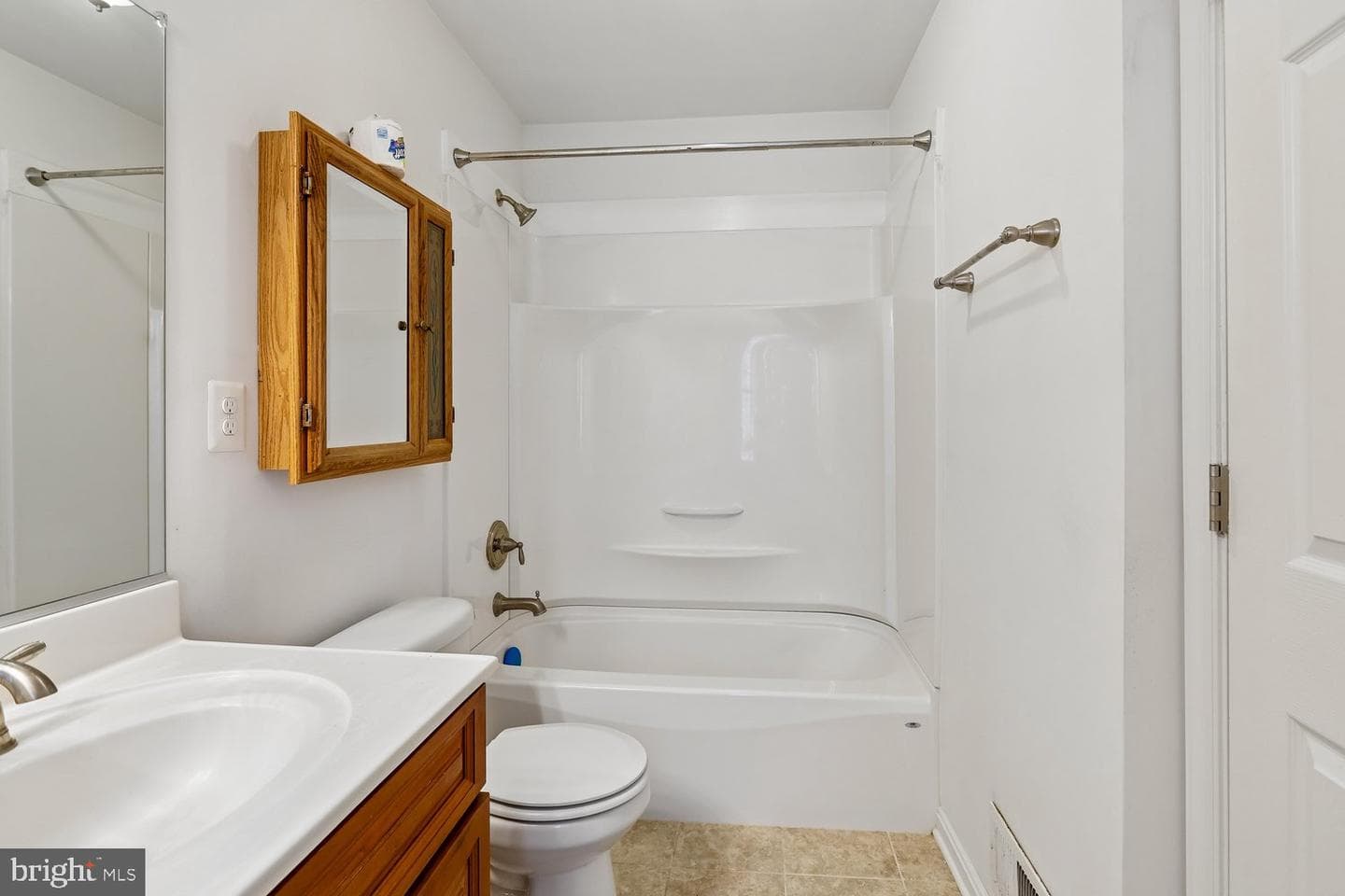 472 Winterberry Drive photo 36