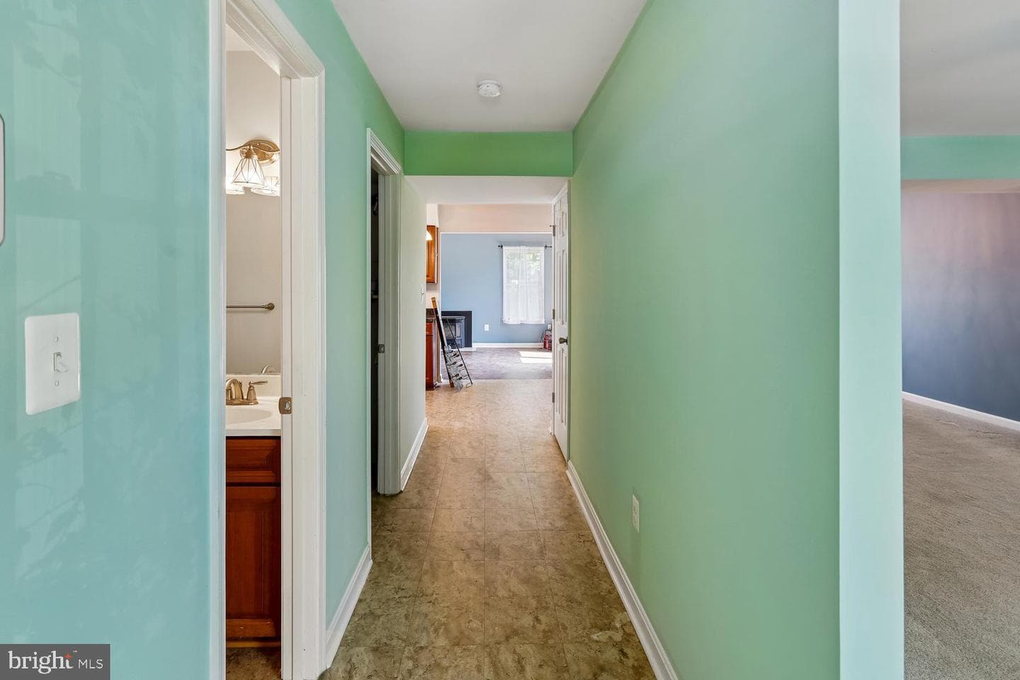 472 Winterberry Drive photo 4