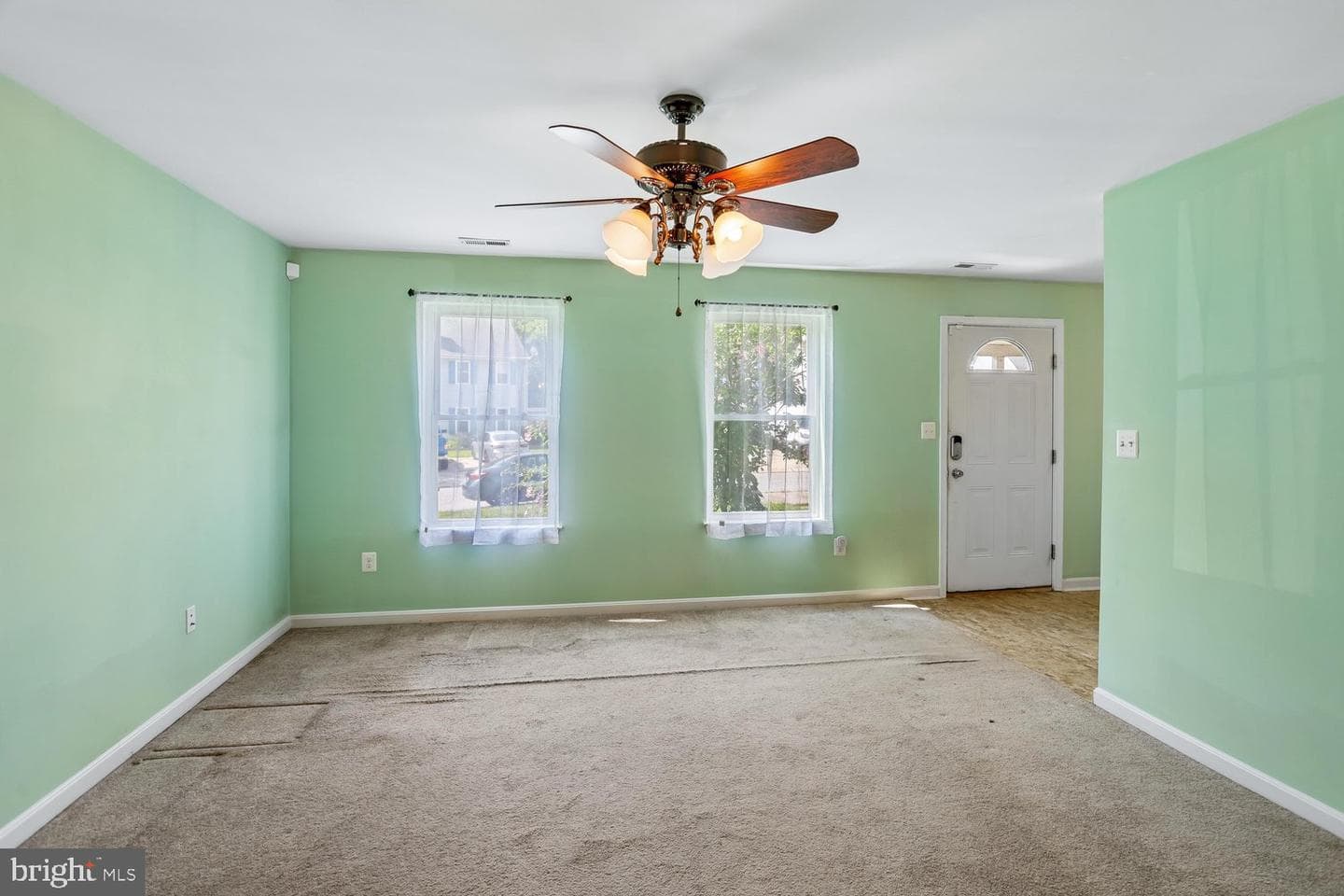 472 Winterberry Drive photo 5