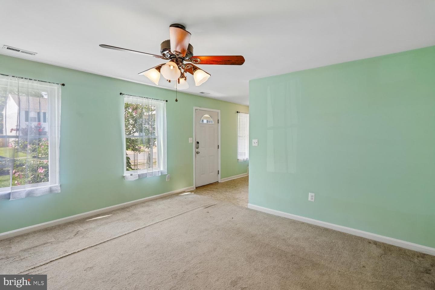 472 Winterberry Drive photo 6