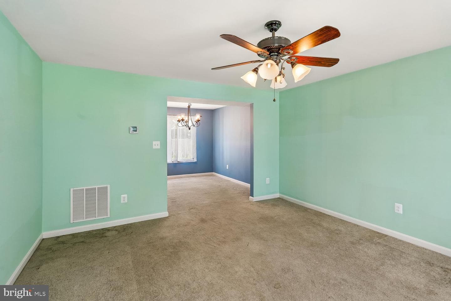 472 Winterberry Drive photo 7