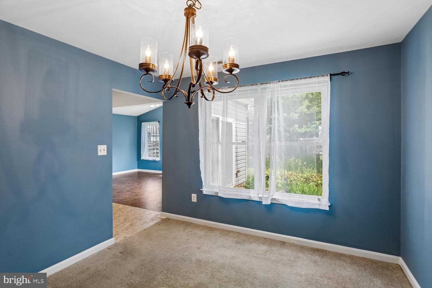 472 Winterberry Drive photo 9