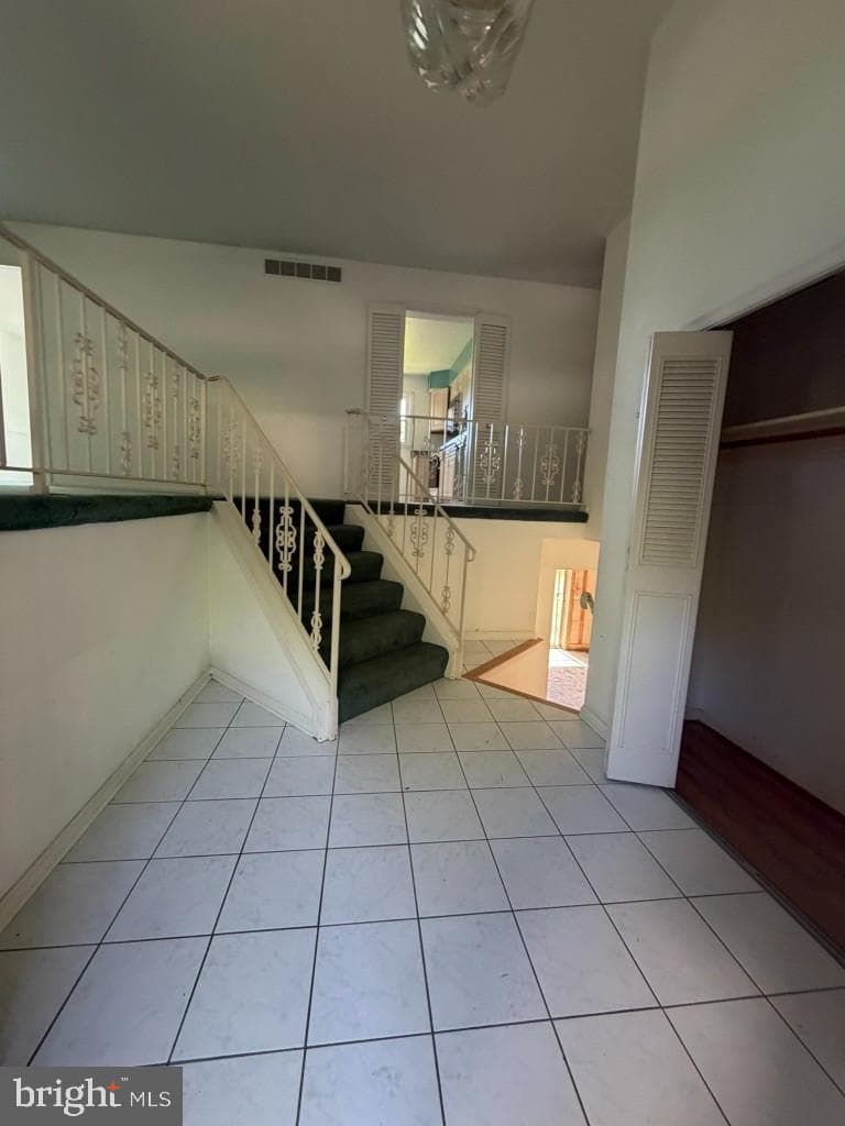 602 Rowe Drive photo 3