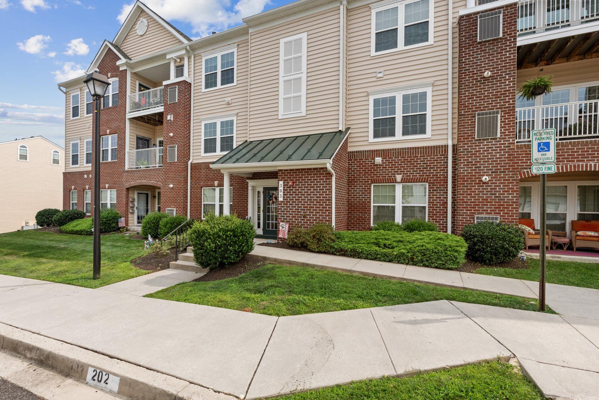 303 Lothian Way #204, Abingdon