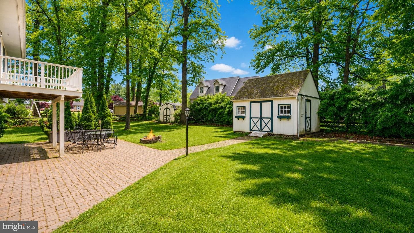 1512 Steeplechase Drive photo 18