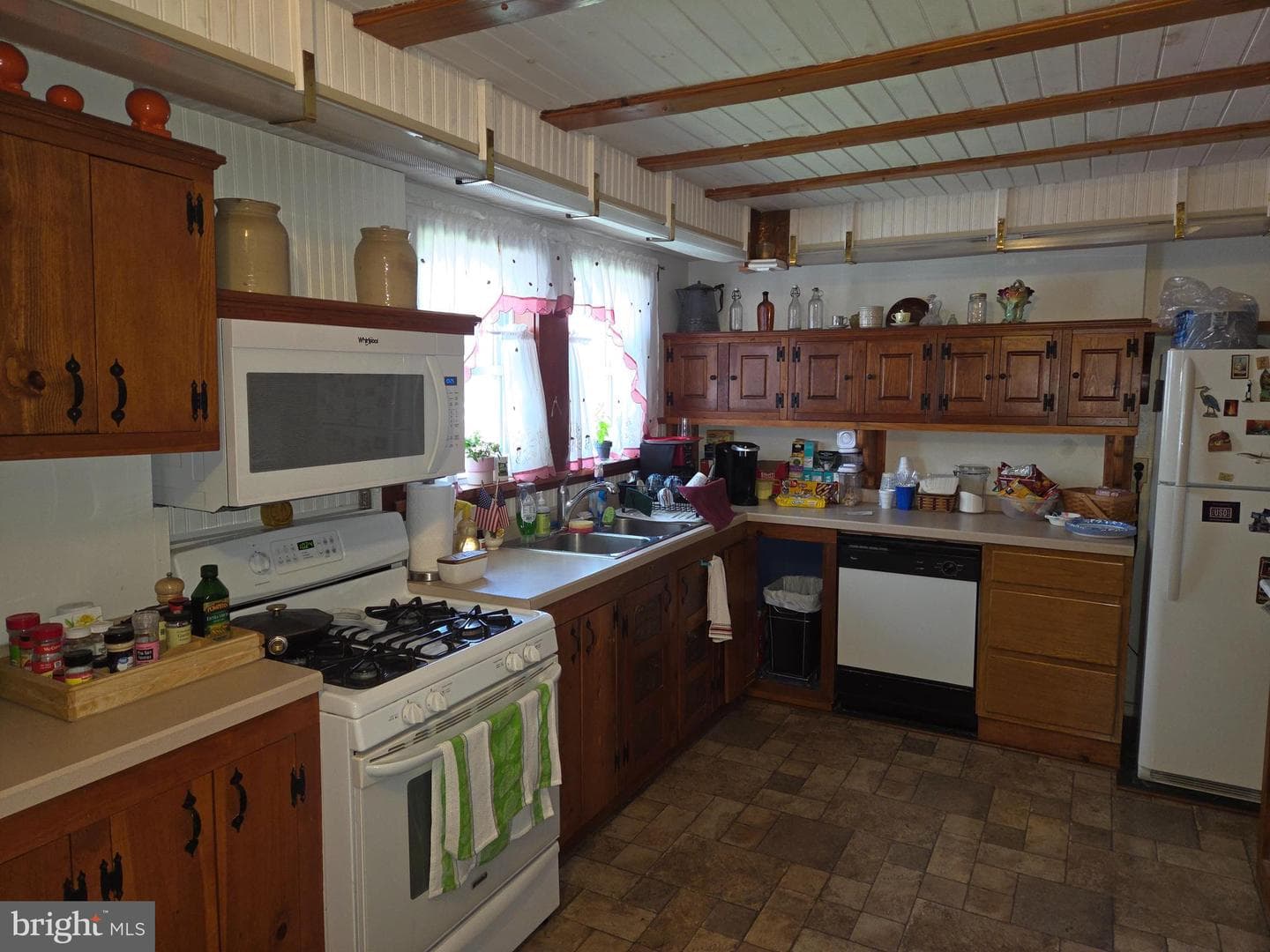 567 Green Street photo 11
