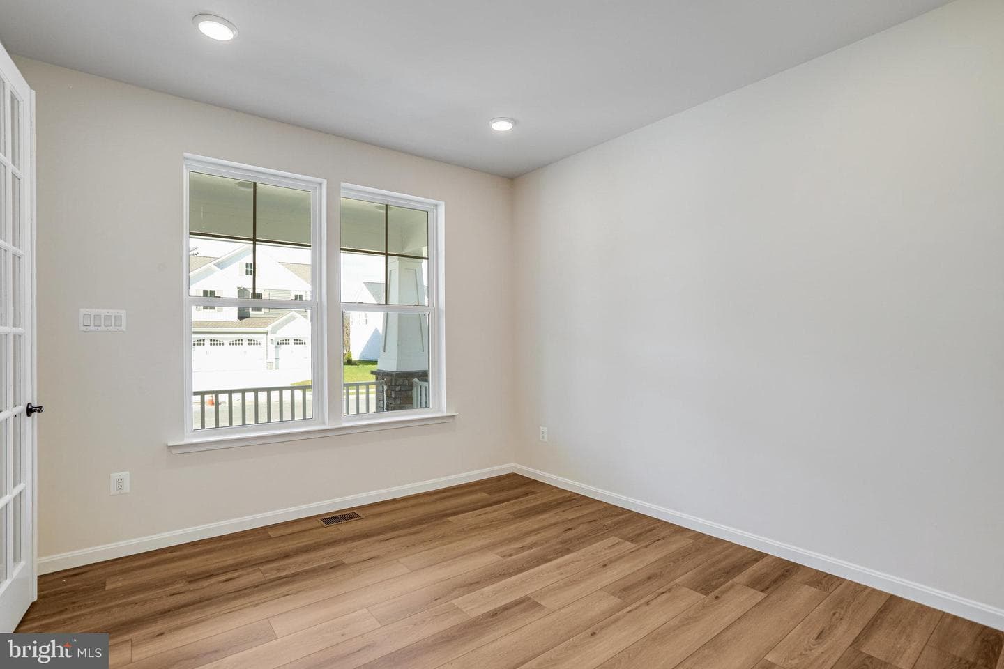 1617 Shady Tree Court photo 9
