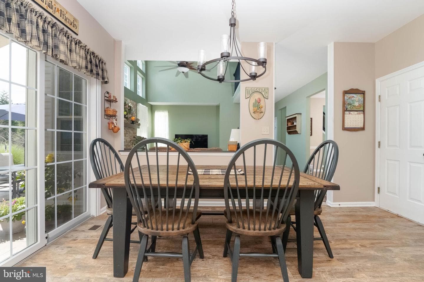 1438 Moonshadow Road photo 12