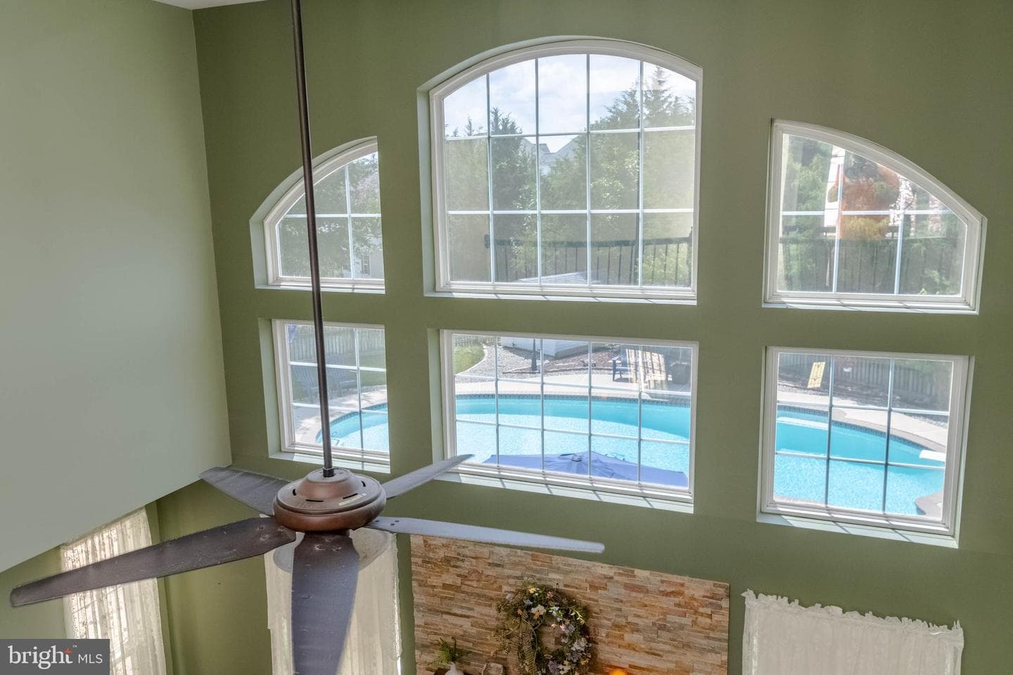 1438 Moonshadow Road photo 37