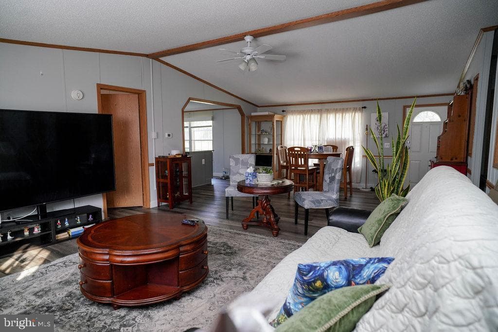 428 Pollack Dr photo 4