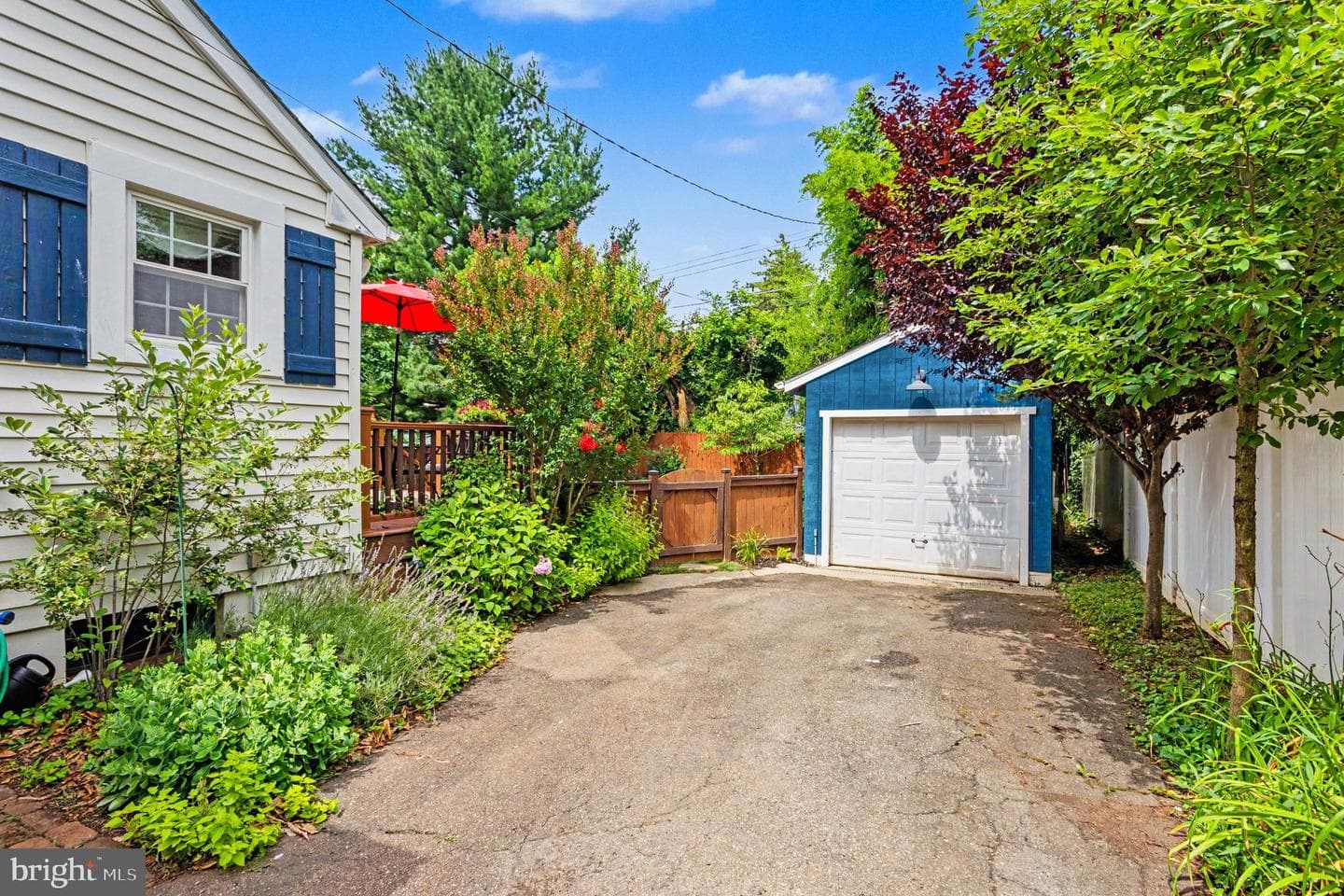 723 Roland Avenue photo 37