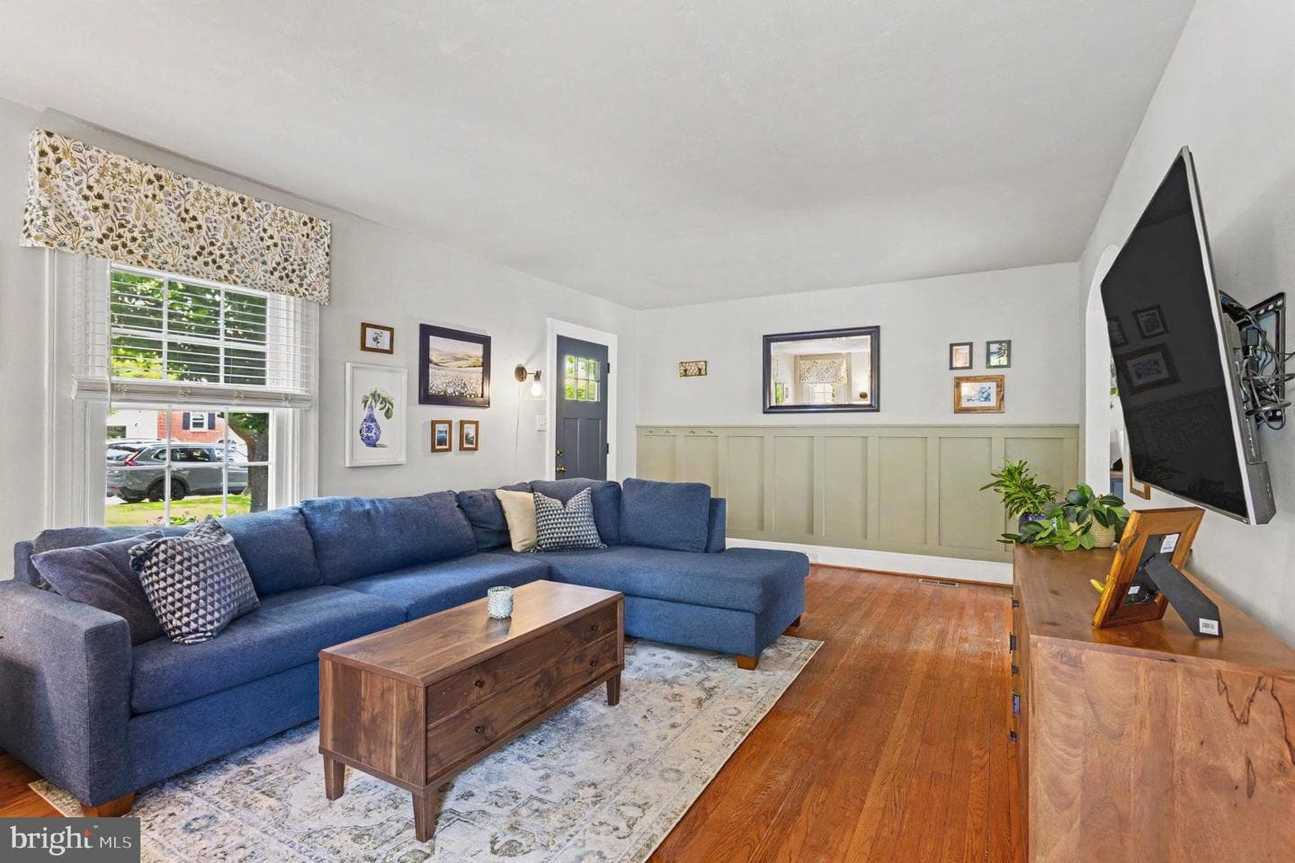 723 Roland Avenue photo 8